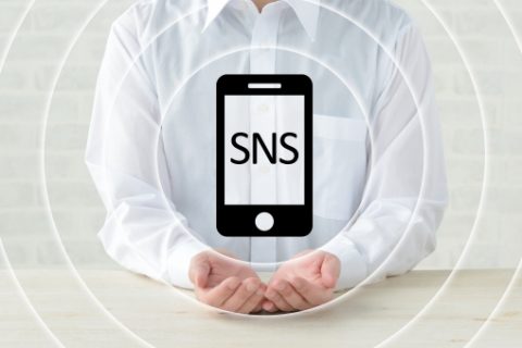 香港内保険企業のSNS運用